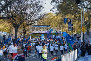 爱游戏登录-伦敦马拉松跑手破纪录，现场欢呼不断，伦敦马拉松比赛